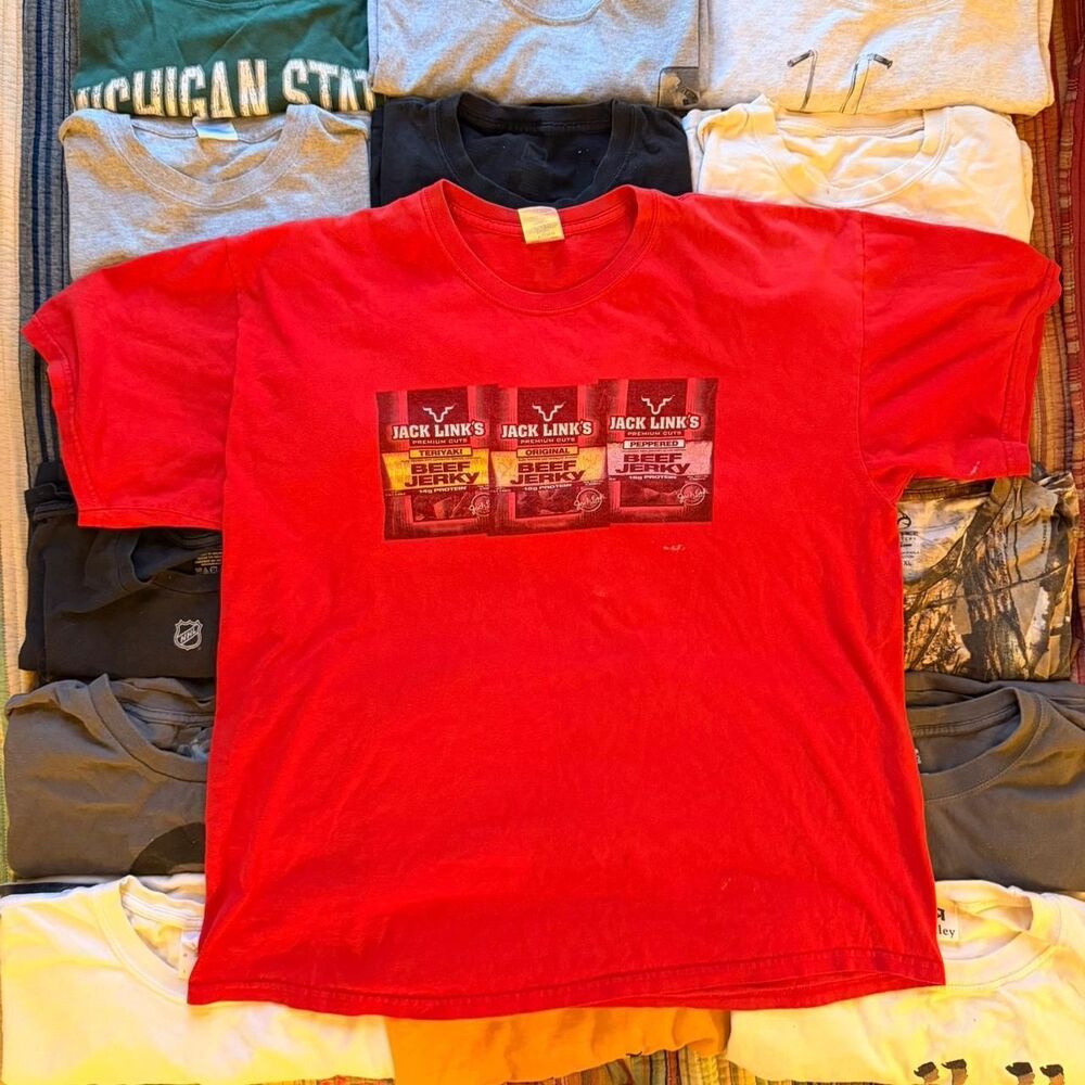 Gildan Men's Red T-shirt